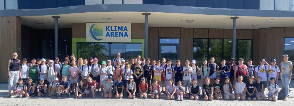 Die Klassen 4 in der Klimaarena
